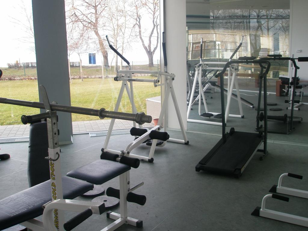 Club218 Relax Family Apartman Шіофок Екстер'єр фото